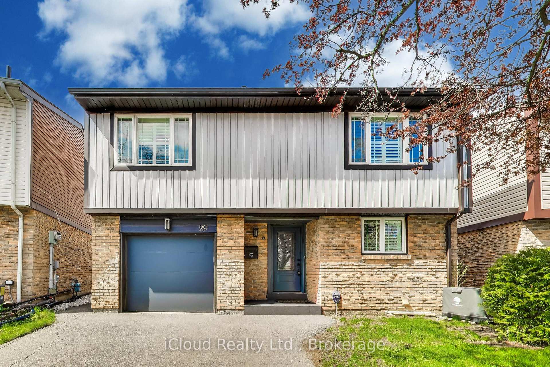 29 Pumfrey Crescent, Toronto W10, ON M9V 4L5