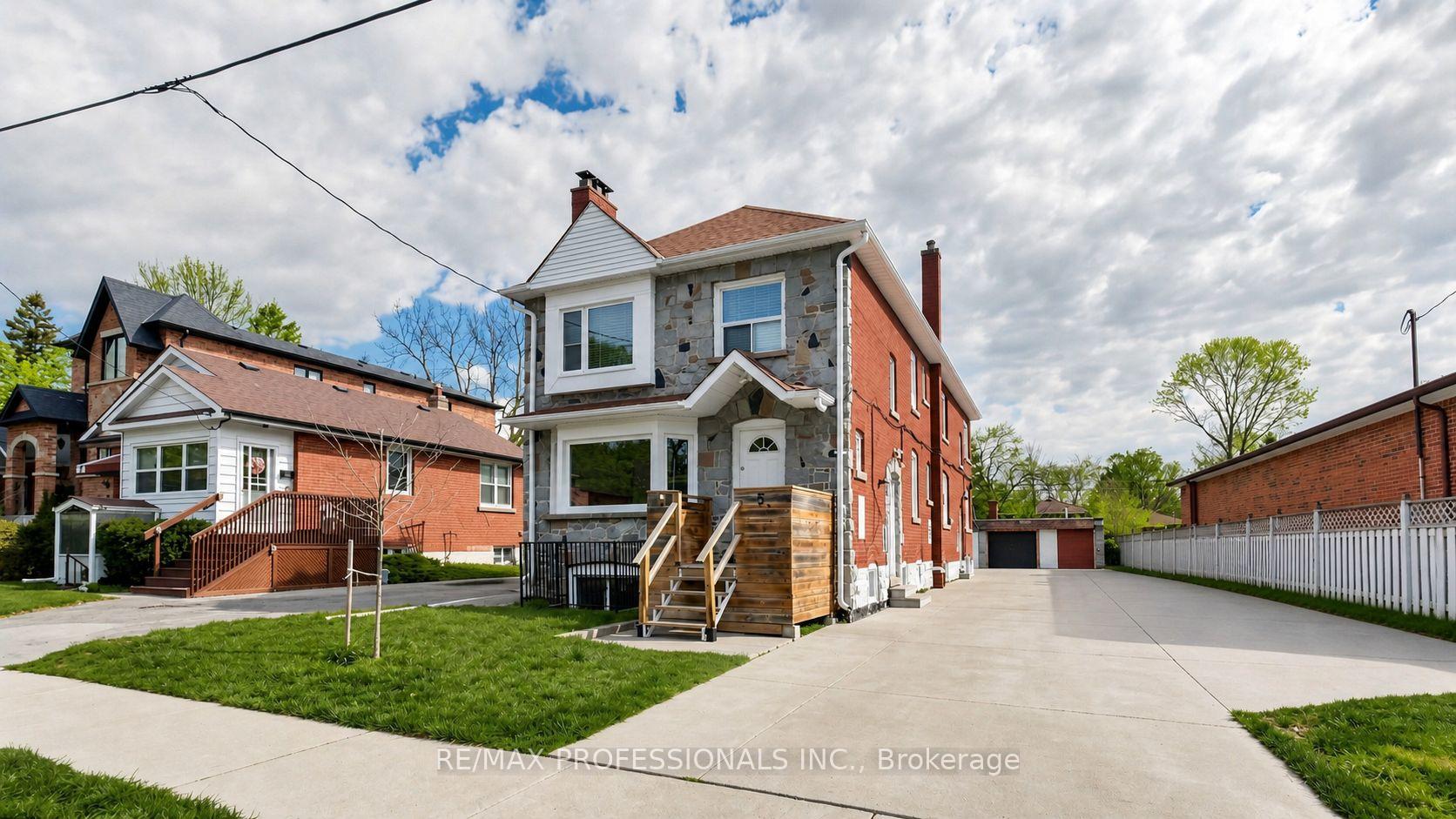 5 Thirty Ninth Street, Toronto W06, ON M8W 3M4
