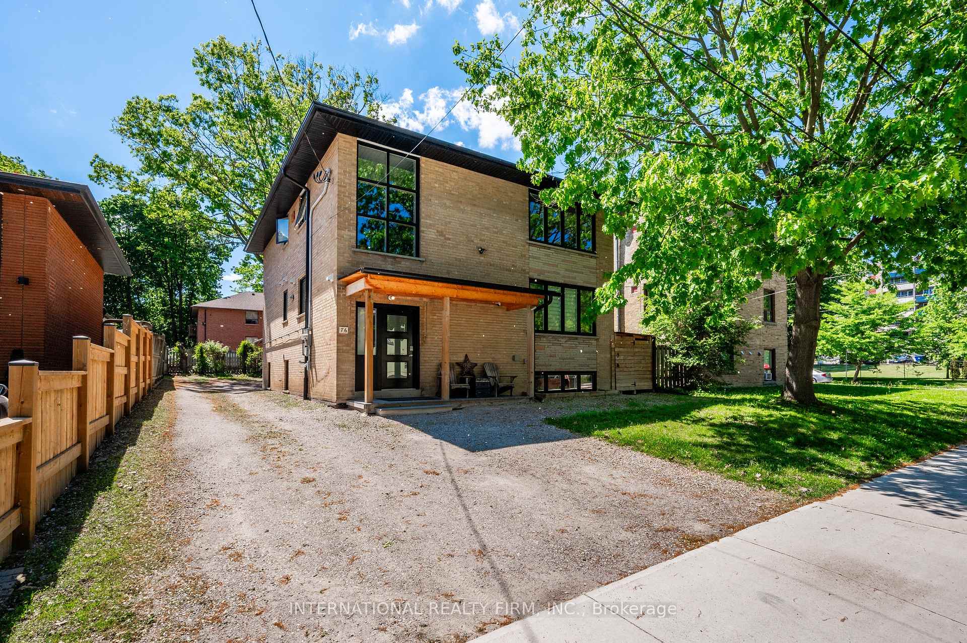76 Thirty Fifth Street, Toronto W06, ON M8W 3K4