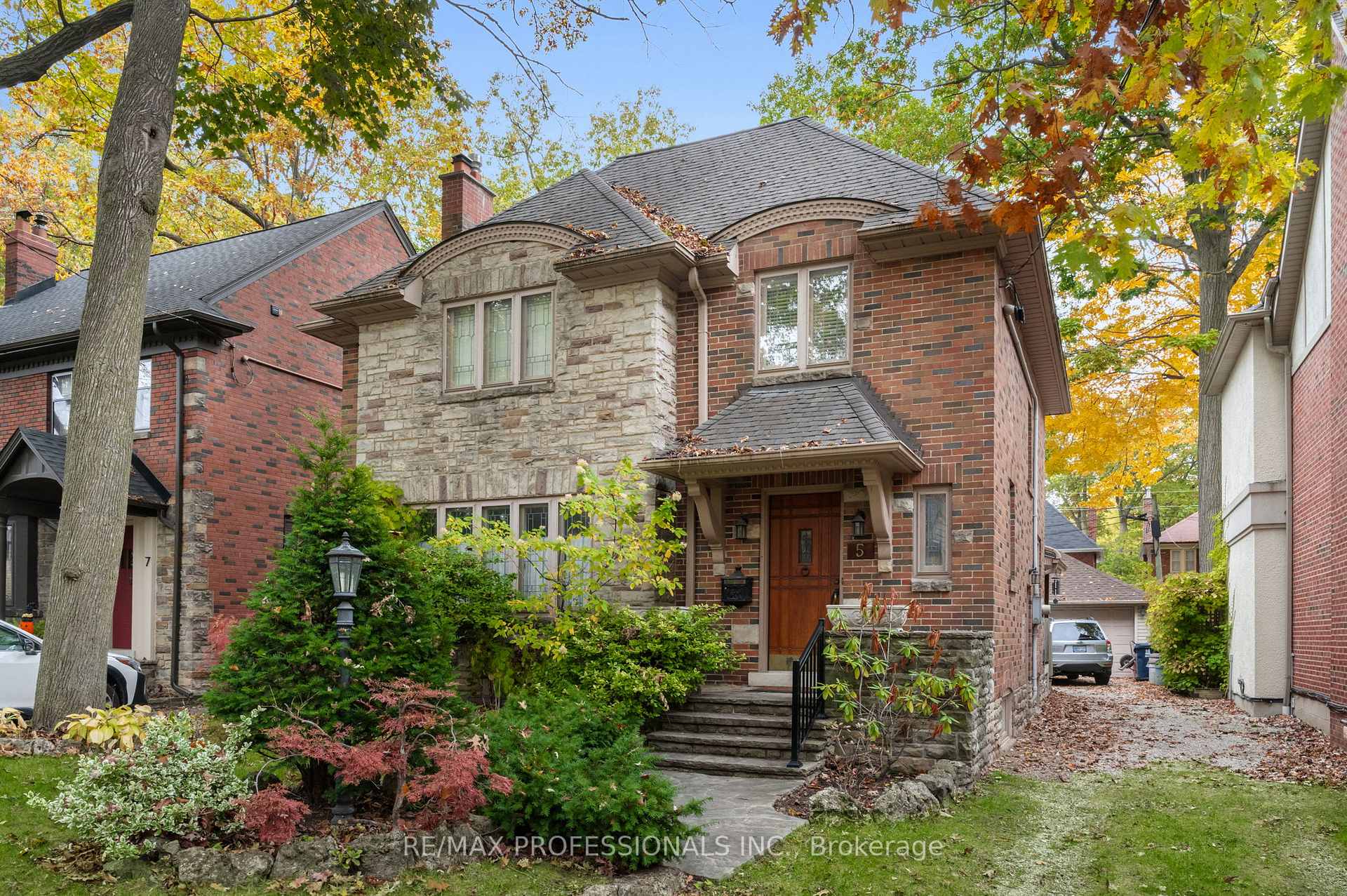 5 Princeton Road, Toronto W08, ON M8X 2E1