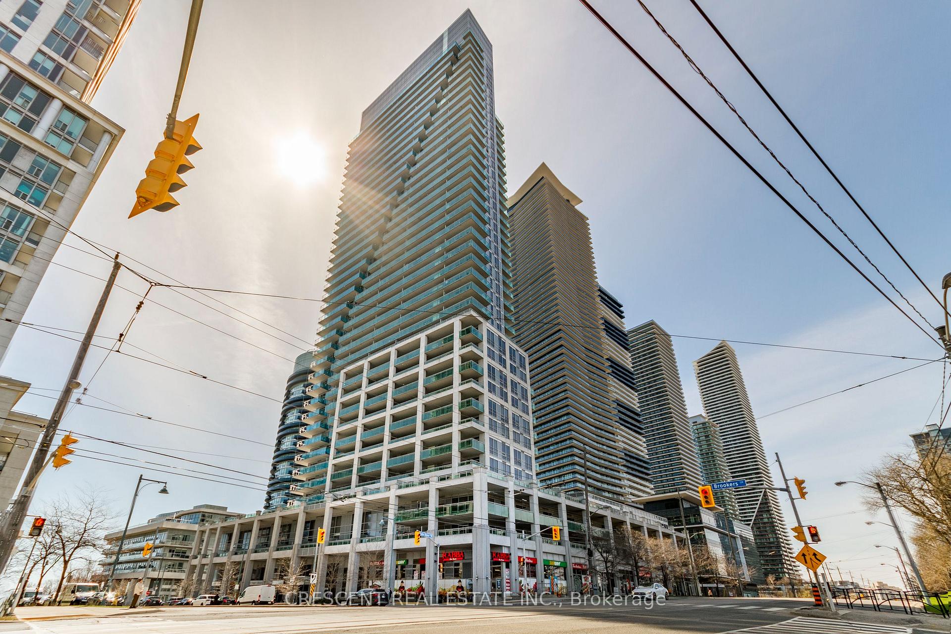 16 Brookers Lane 2402, Toronto W06, ON M8V 0A5