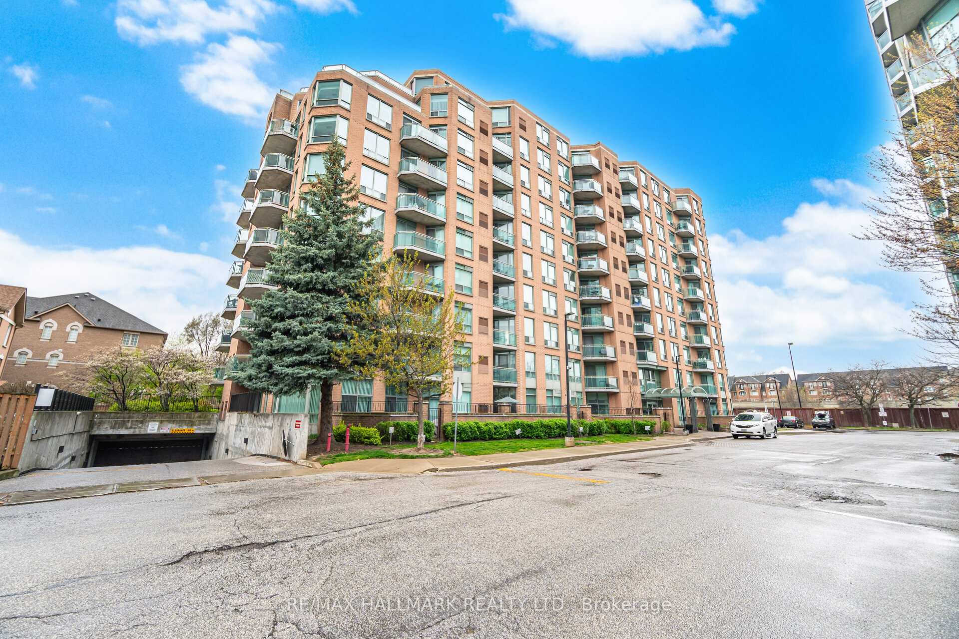 190 Manitoba Street 209, Toronto W06, ON M8Y 3Y8