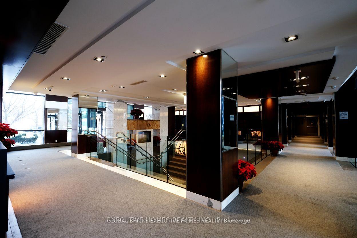 225 Sherway Gardens Road Ph101, Toronto W08, ON M9C 0A3