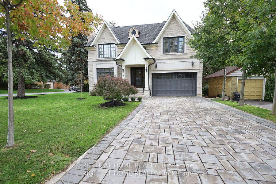 2 Finchley Road, Toronto W08, ON M9A 2X3