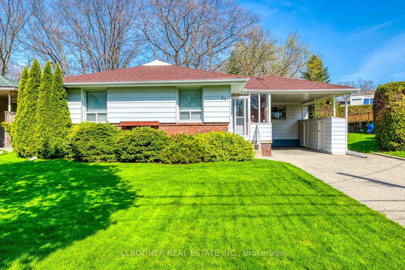 84 Ravenscrest Drive, Toronto W08, ON M9B 5N3