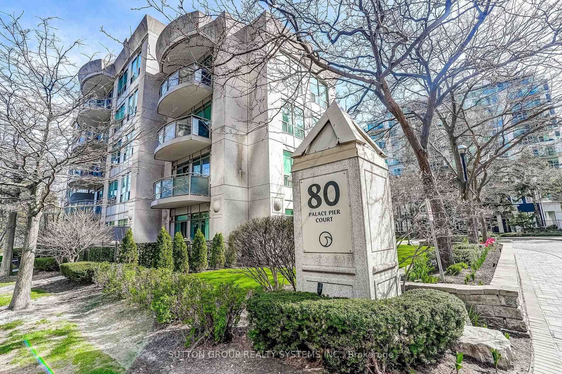 80 Palace Pier Court 404, Toronto W06, ON M8V 4C1