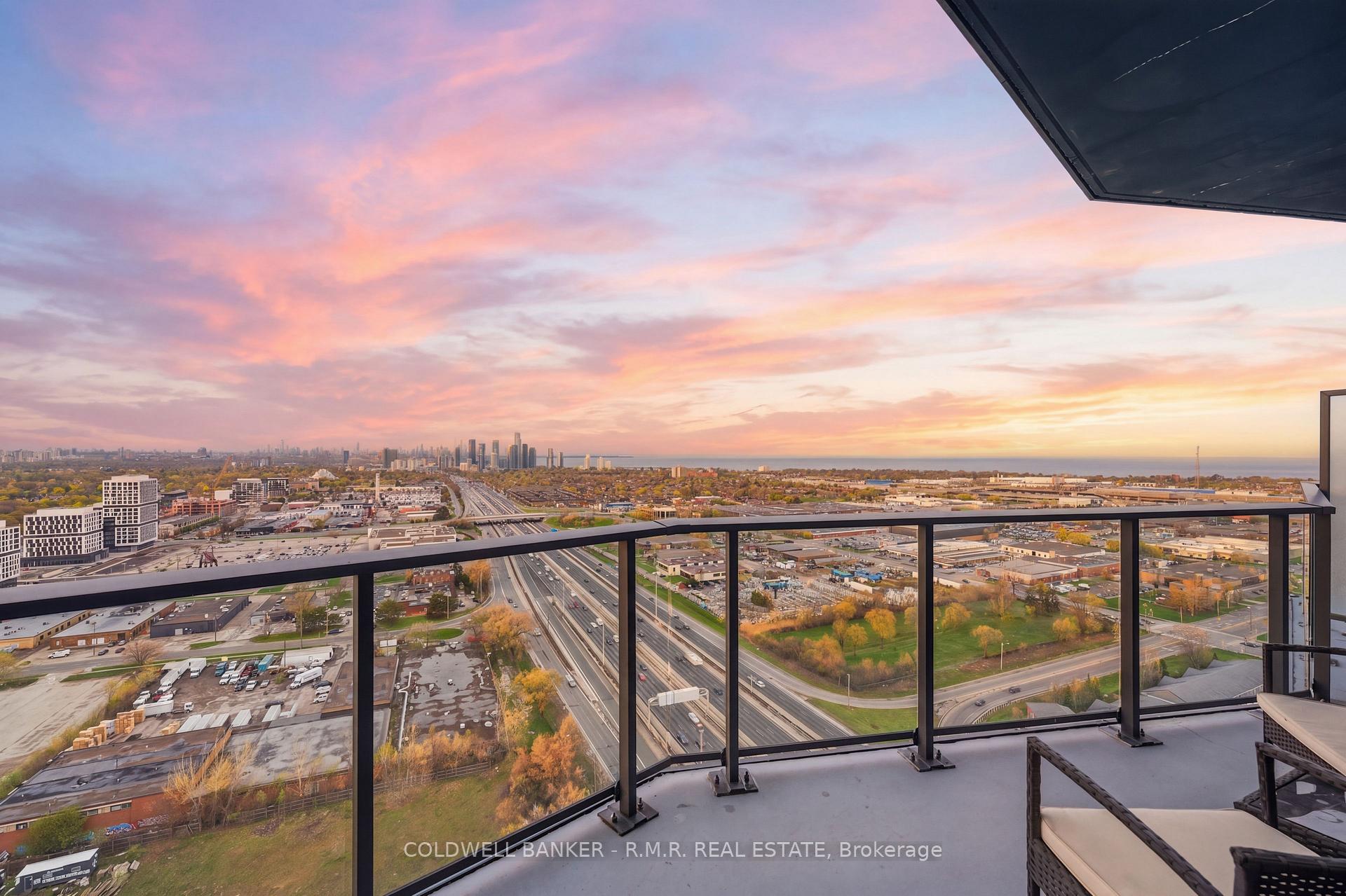36 Zorra Street 2707, Toronto W08, ON M8Z 0G5