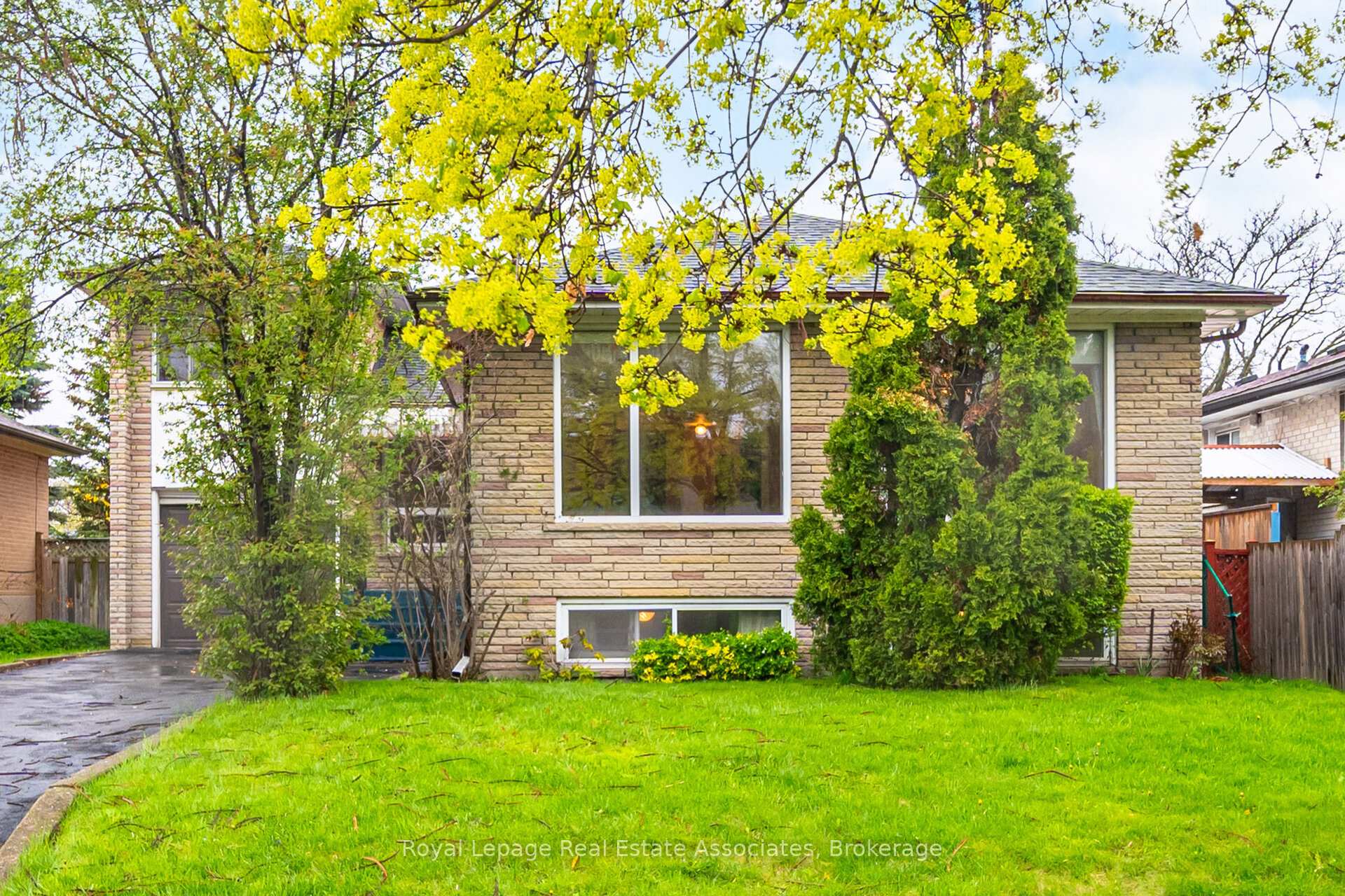 193 Kingsview Boulevard, Toronto W09, ON M9R 1V7