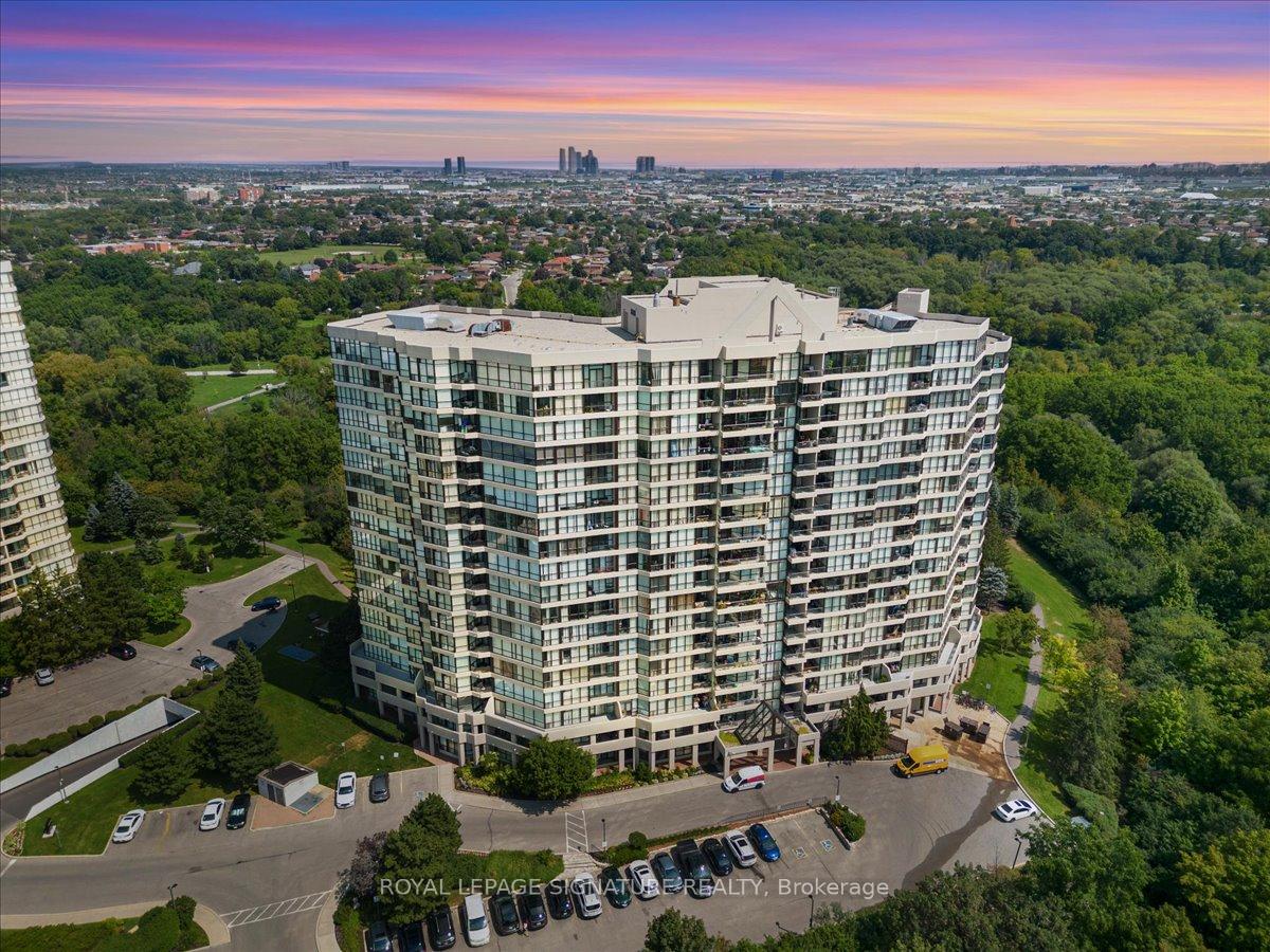5 Rowntree Road 1006, Toronto W10, ON M9V 5G9