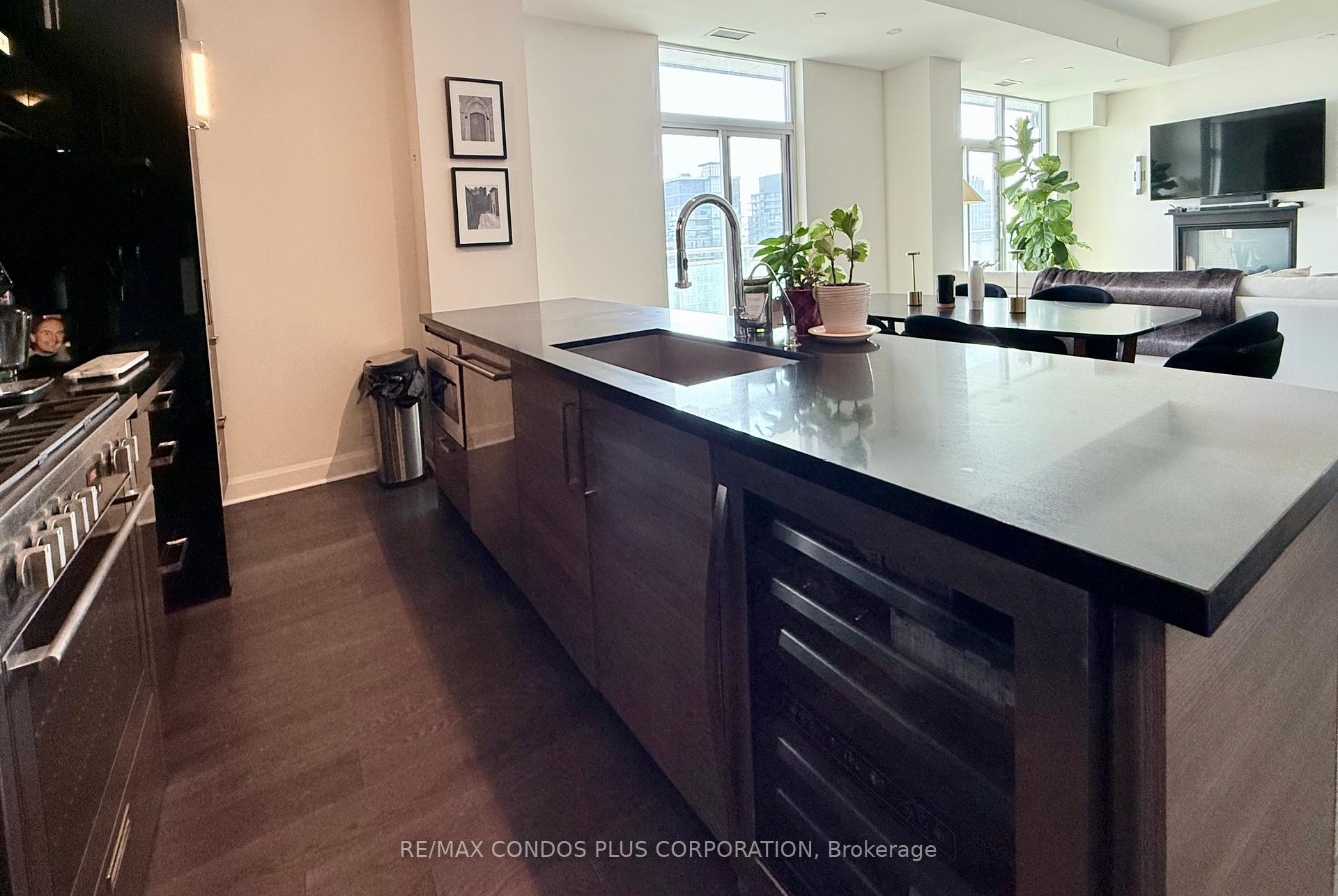 33 Shore Breeze Drive 3901, Toronto W06, ON M8V 0G1