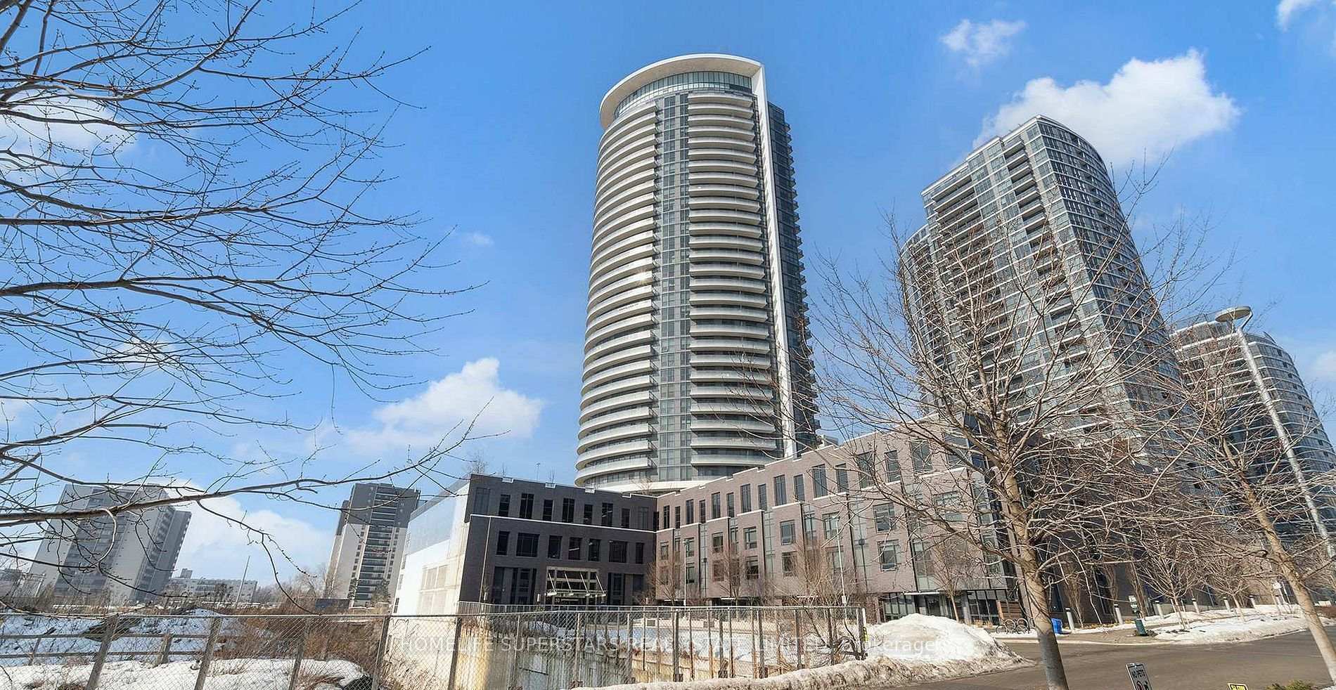 30 Gibbs Road 1106, Toronto W08, ON M9B 0E4