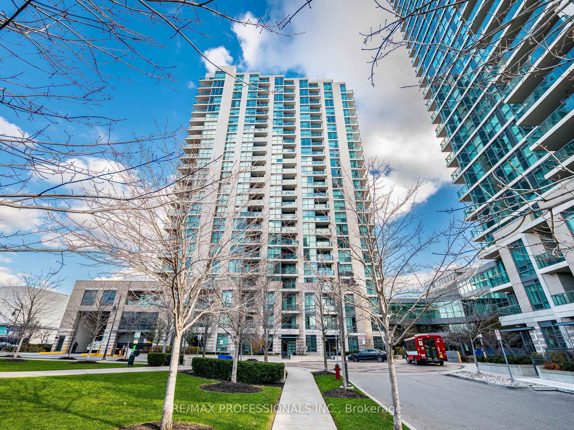 205 Sherway Gardens Road W 105, Toronto W08, ON M9C 0A5