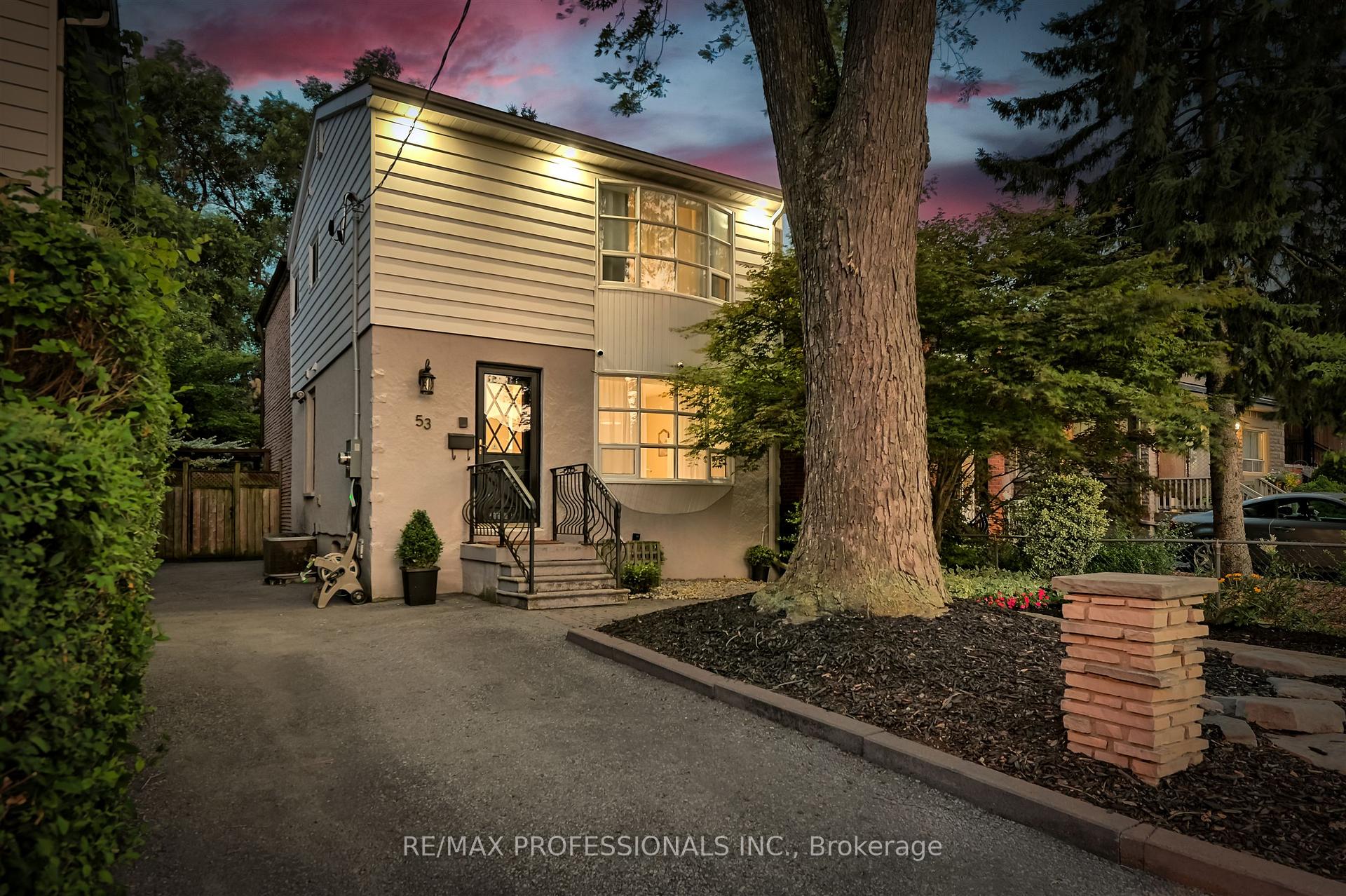 53 Tilden Crescent, Toronto W09, ON M9P 1V8