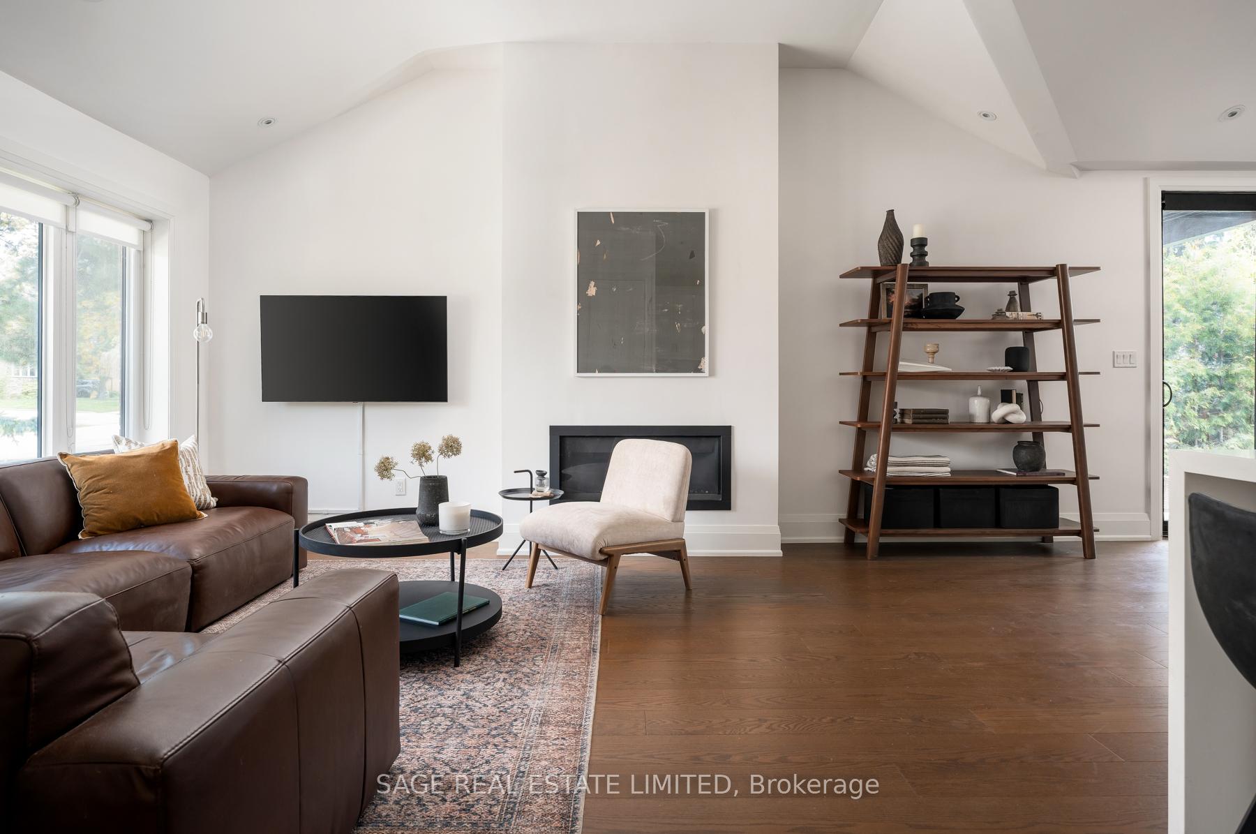 7 Rathgar Avenue, Toronto W08, ON M9C 2E7