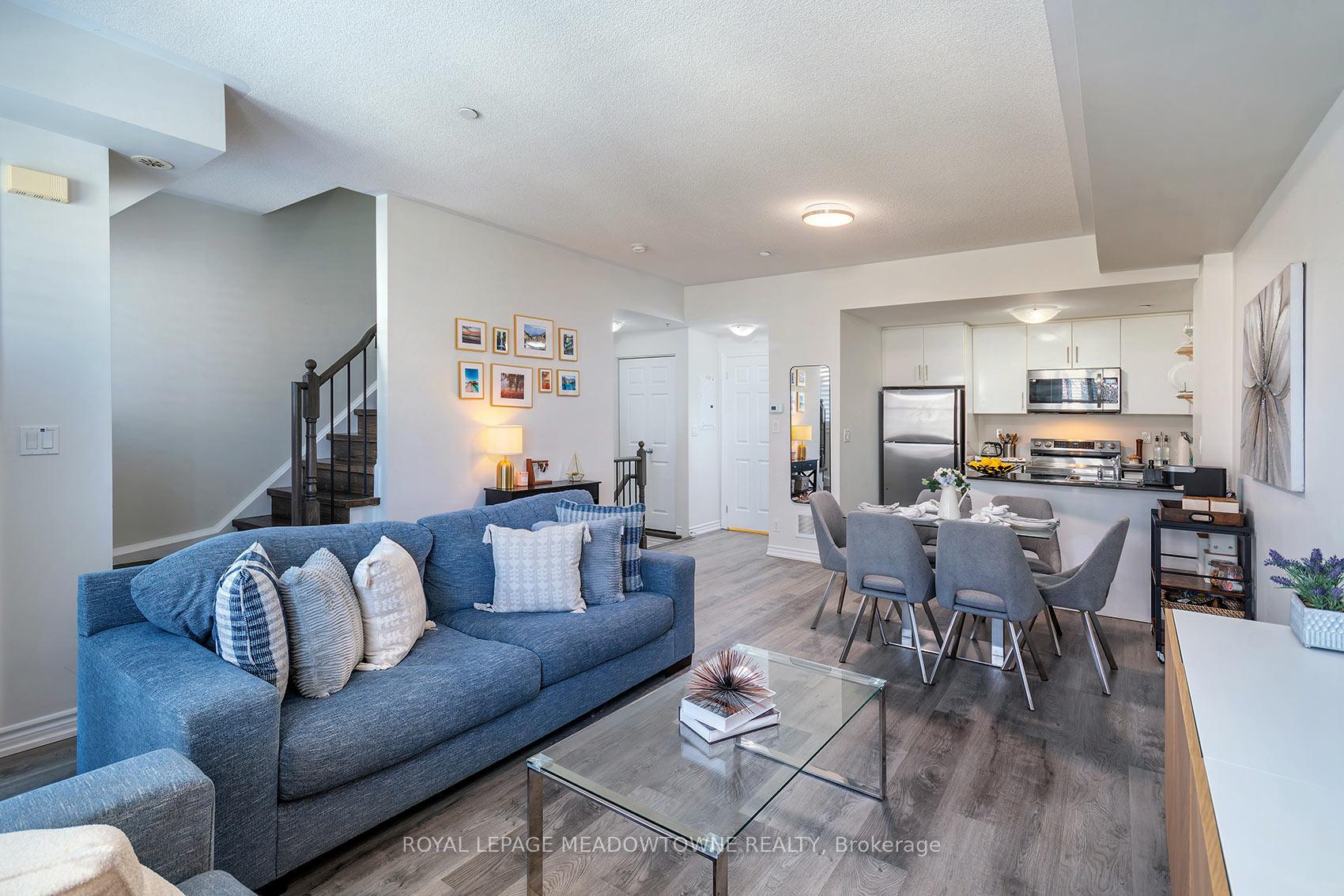 10 Carnation Avenue 19, Toronto W06, ON M8V 0B8