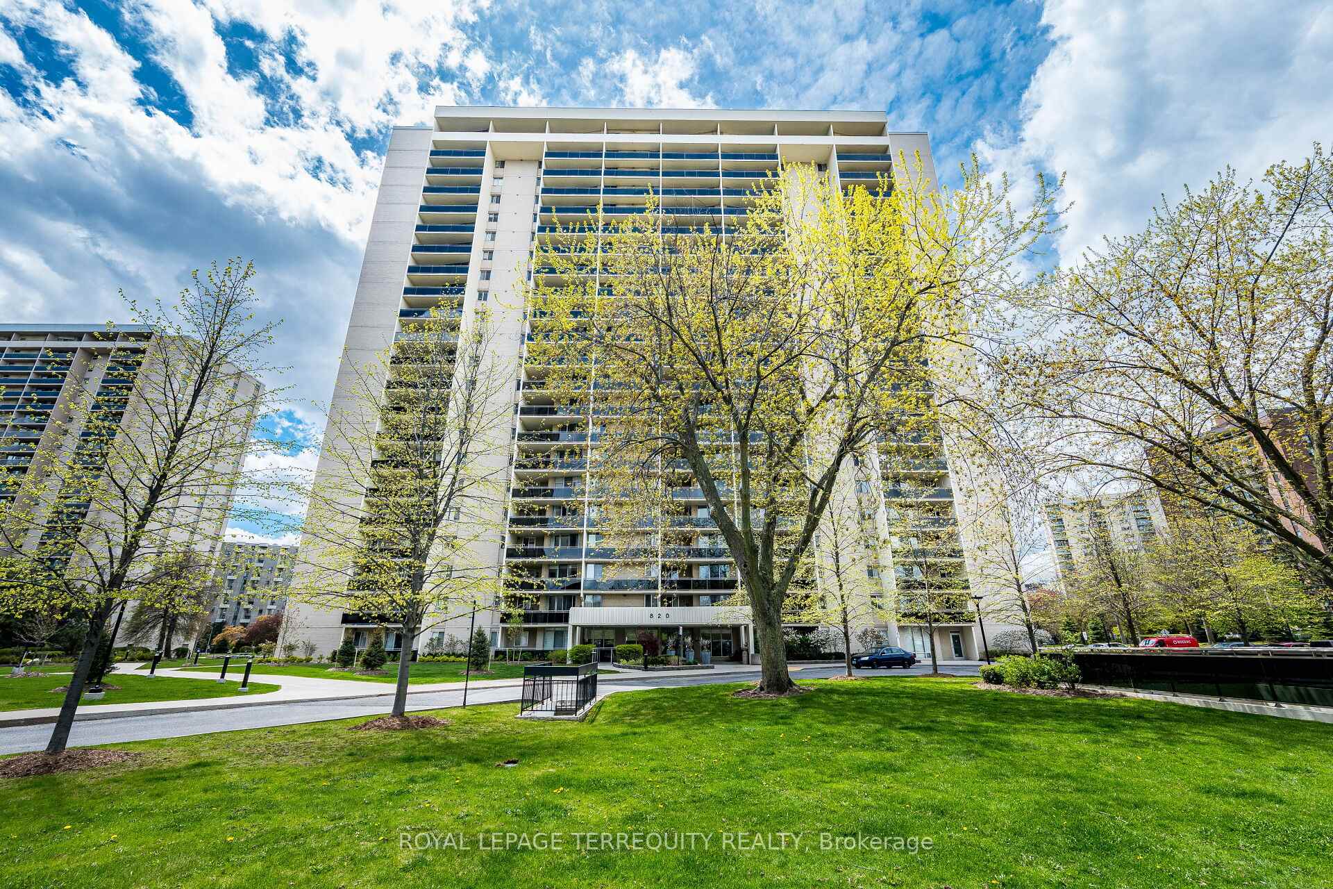 820 Burnhamthorpe Road 1902, Toronto W08, ON M9C 4W2