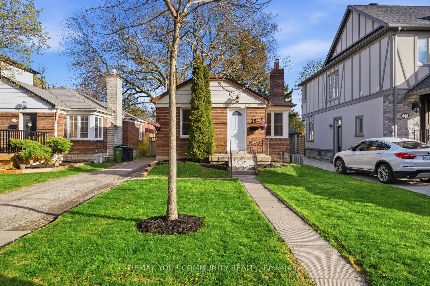 25 Murrie Street, Toronto W06, ON M8V 1X6