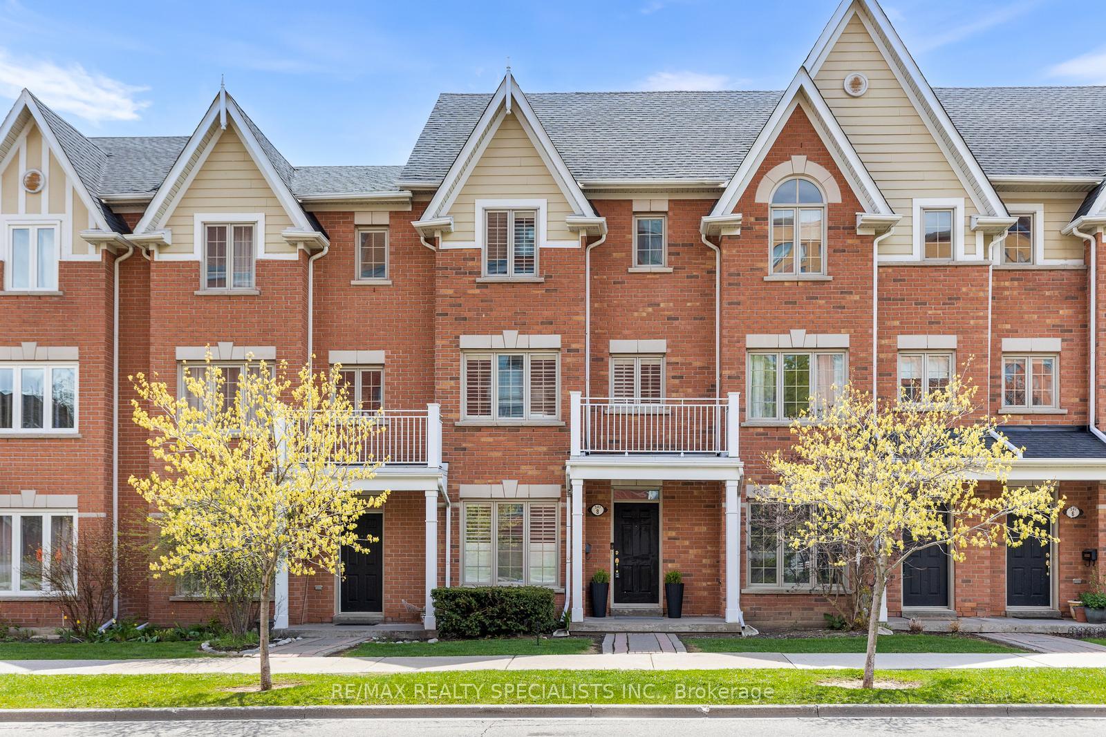 201 Tenth Street 8, Toronto W06, ON M8V 4C7