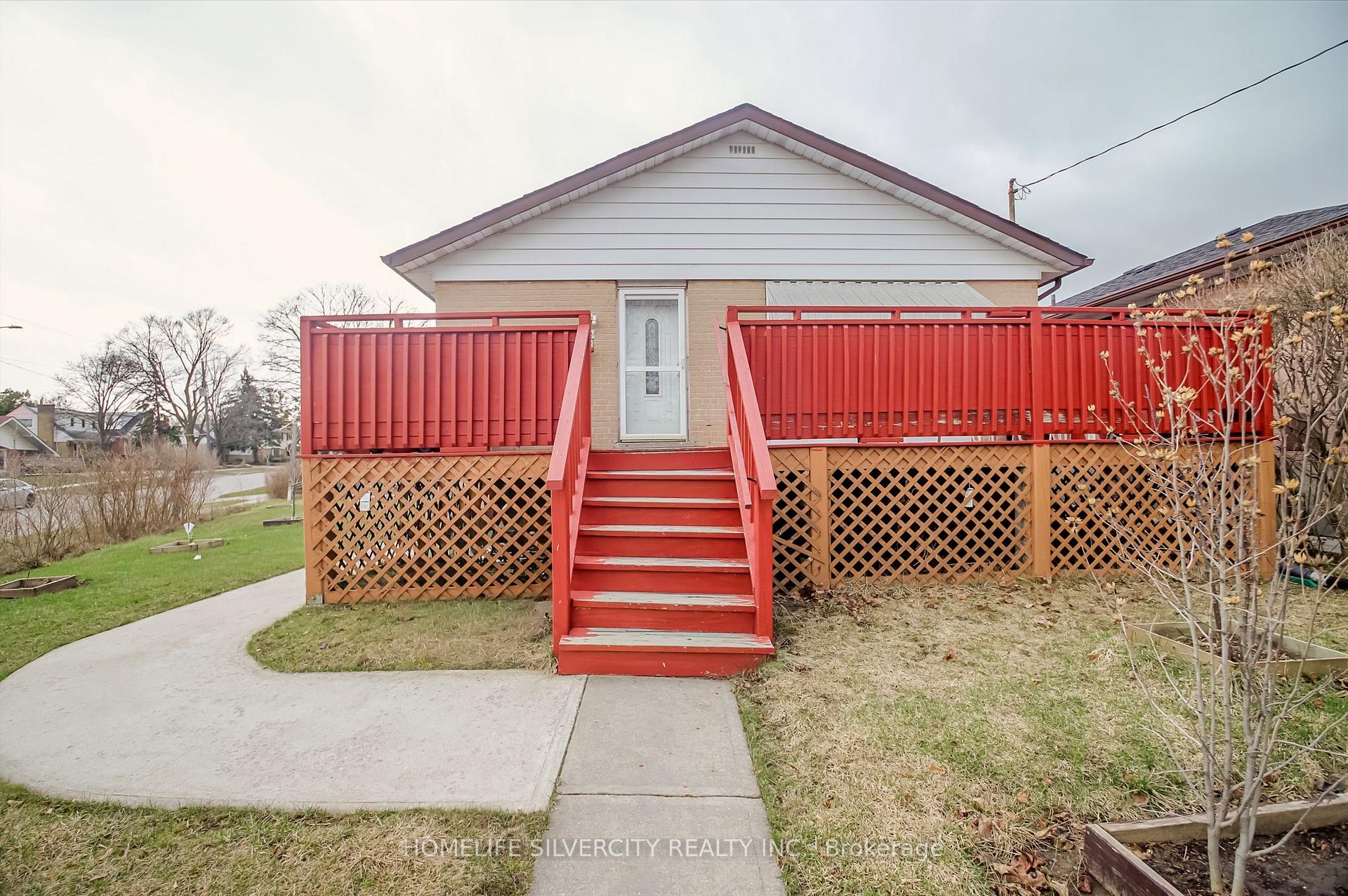 10 Coppermill Drive, Toronto W10, ON M9W 3Z3