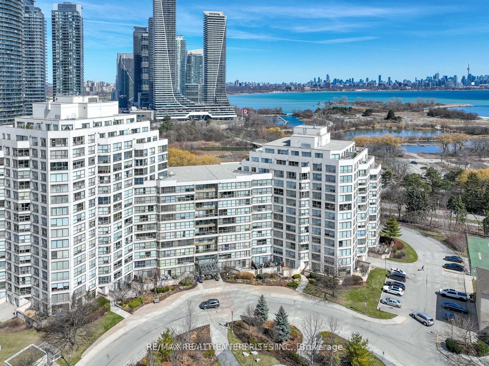 2261 Lake Shore Boulevard W 607, Toronto W06, ON M8V 3X1
