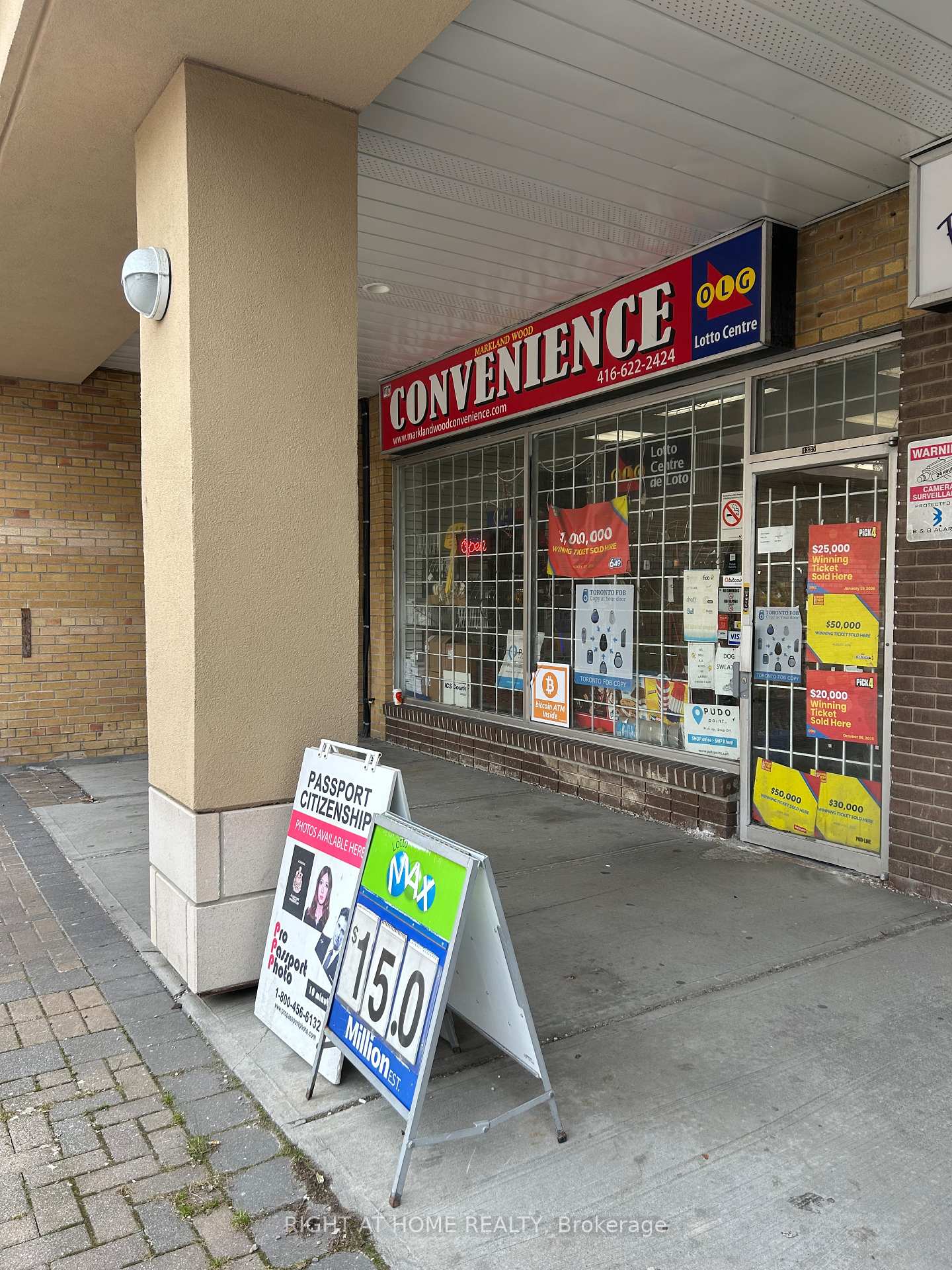 4335 Bloor Street W 10, Toronto W08, ON M9C 2A5