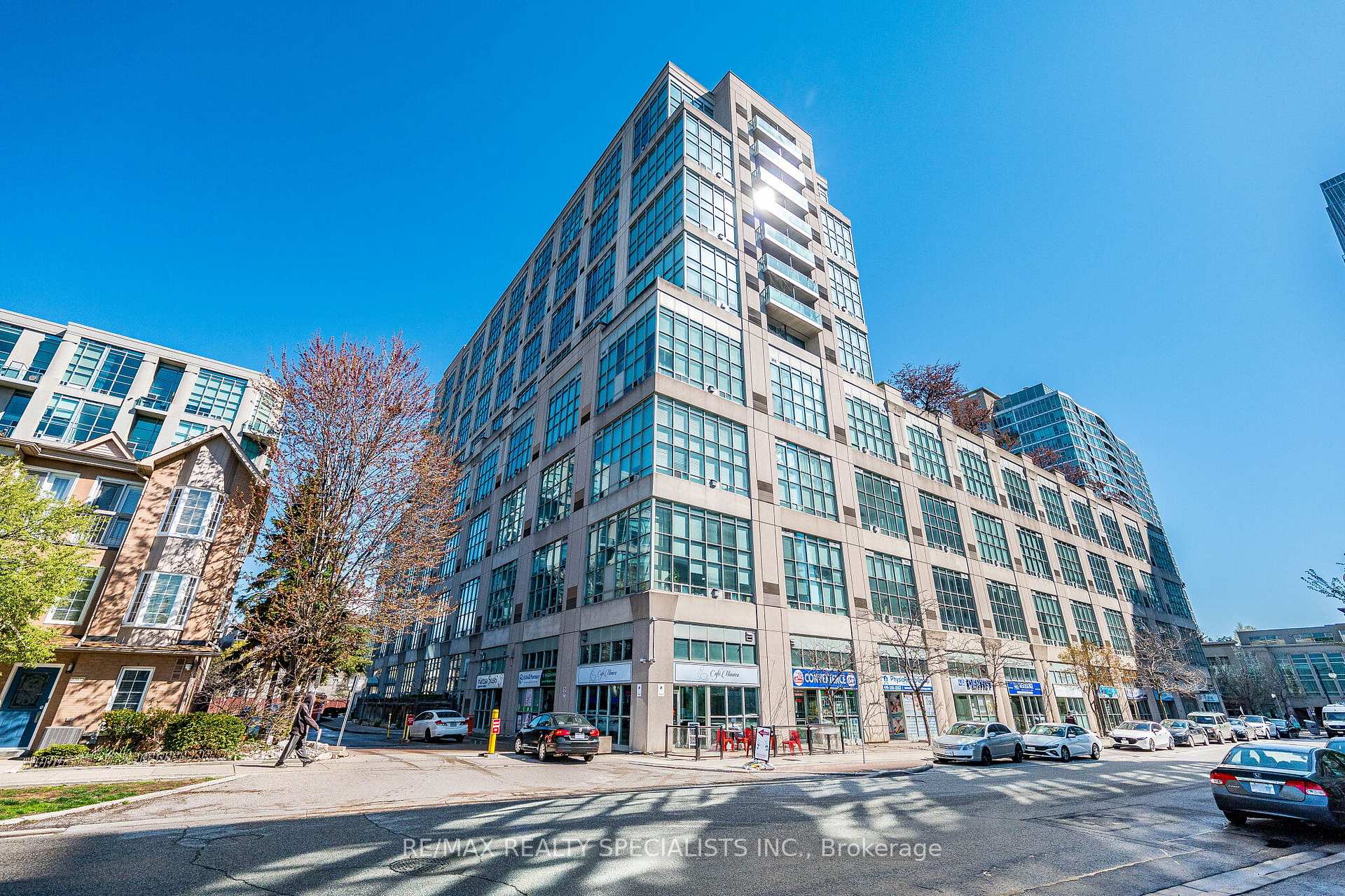 250 Manitoba Street 838, Toronto W06, ON M8Y 4G8