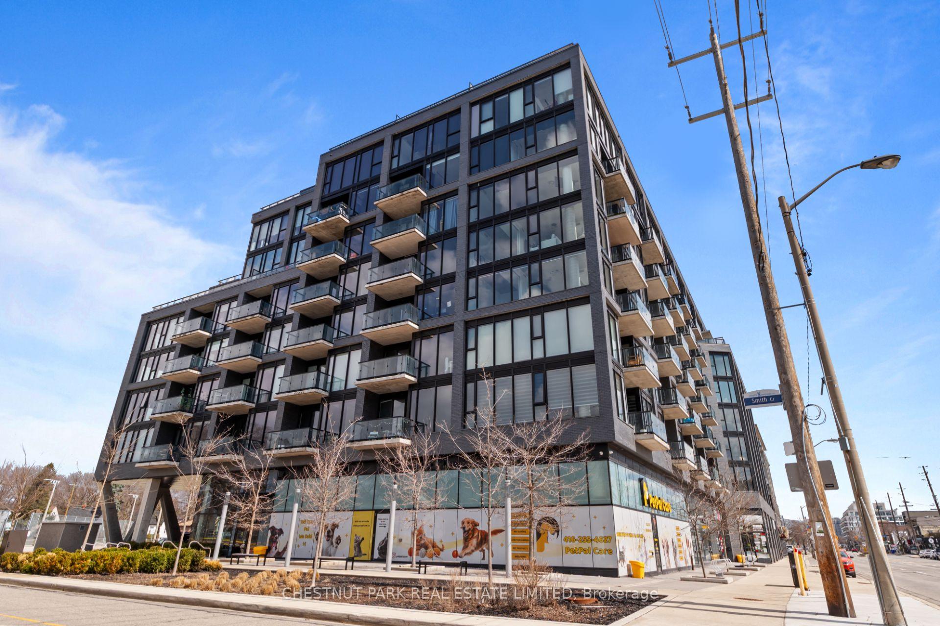 7 Smith Crescent 813, Toronto W07, ON M8Z 0G3