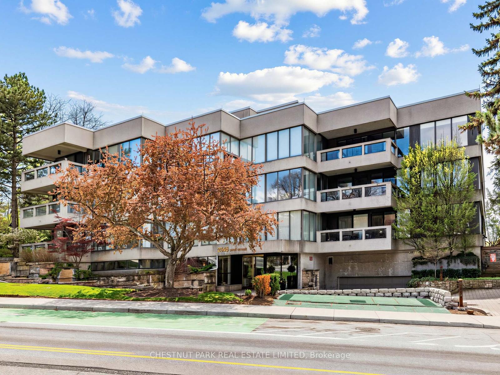 2545 Bloor Street W PH 405, Toronto, ON M6S 1S1