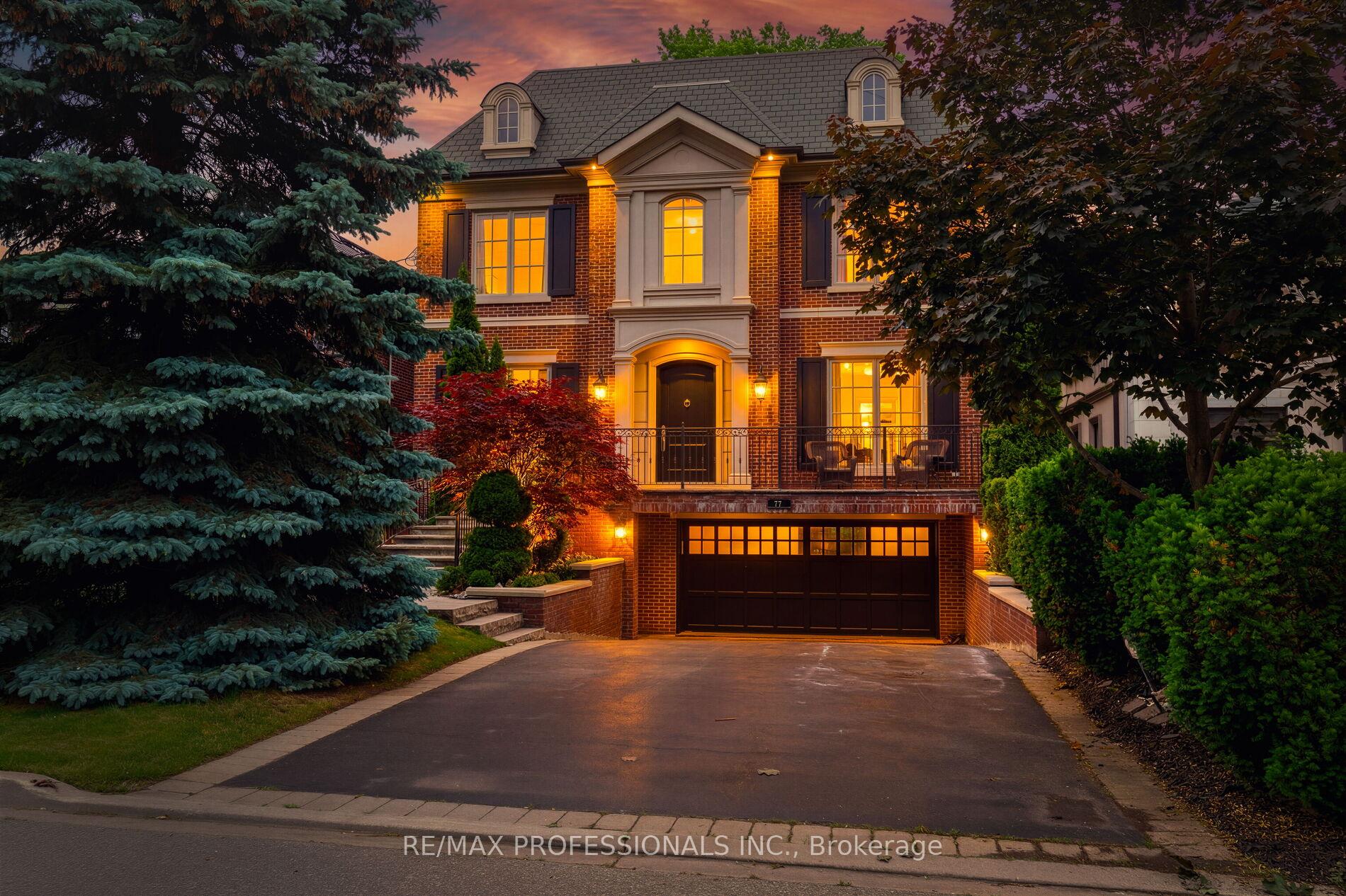 77 Haliburton Avenue, Toronto, ON M9B 4Y6