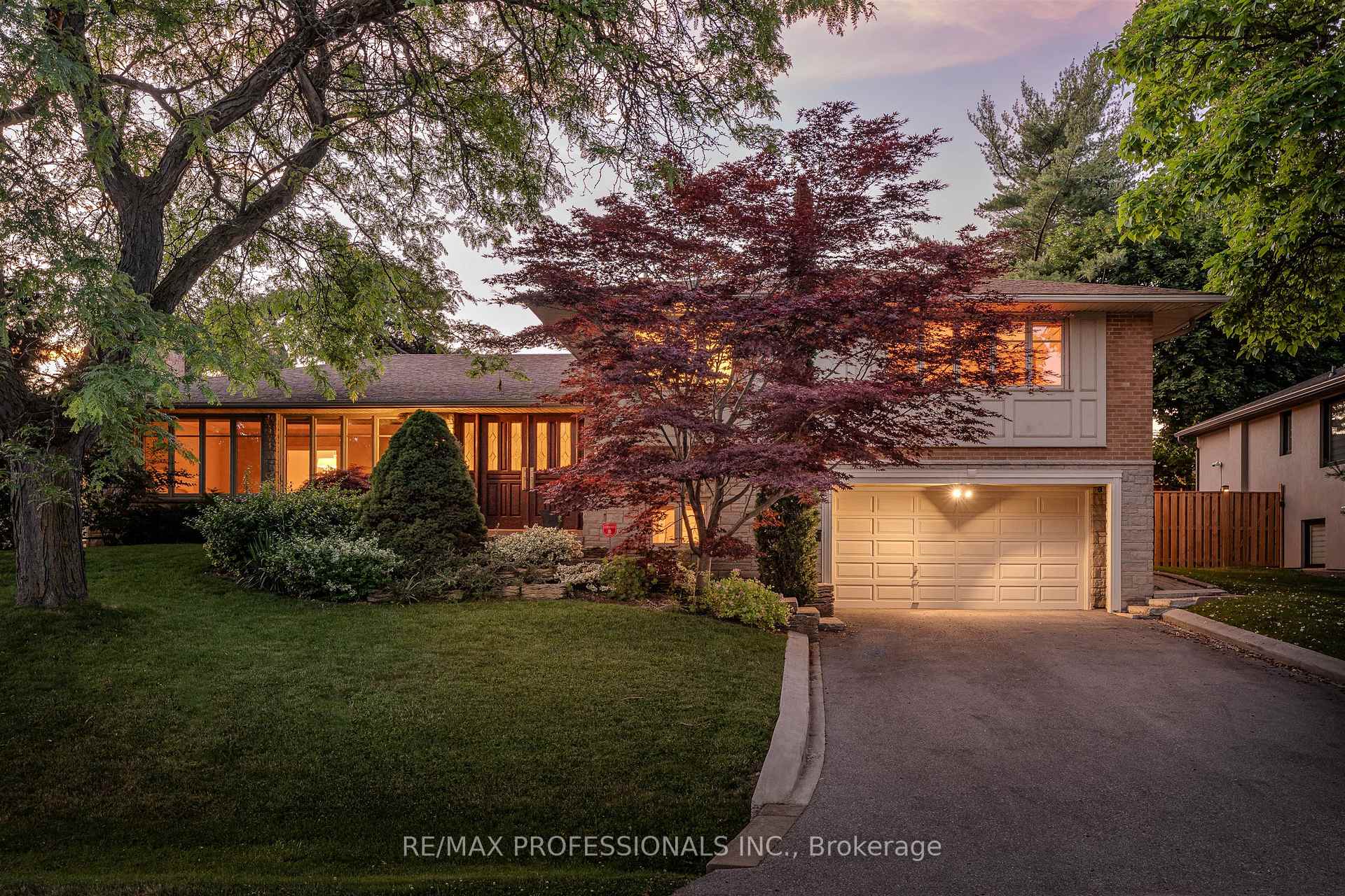 28 Aylesbury Road, Toronto, ON M9A 2M5